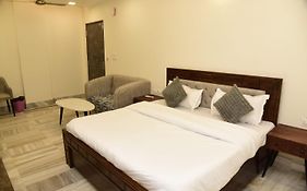 Holiday Out Hotel